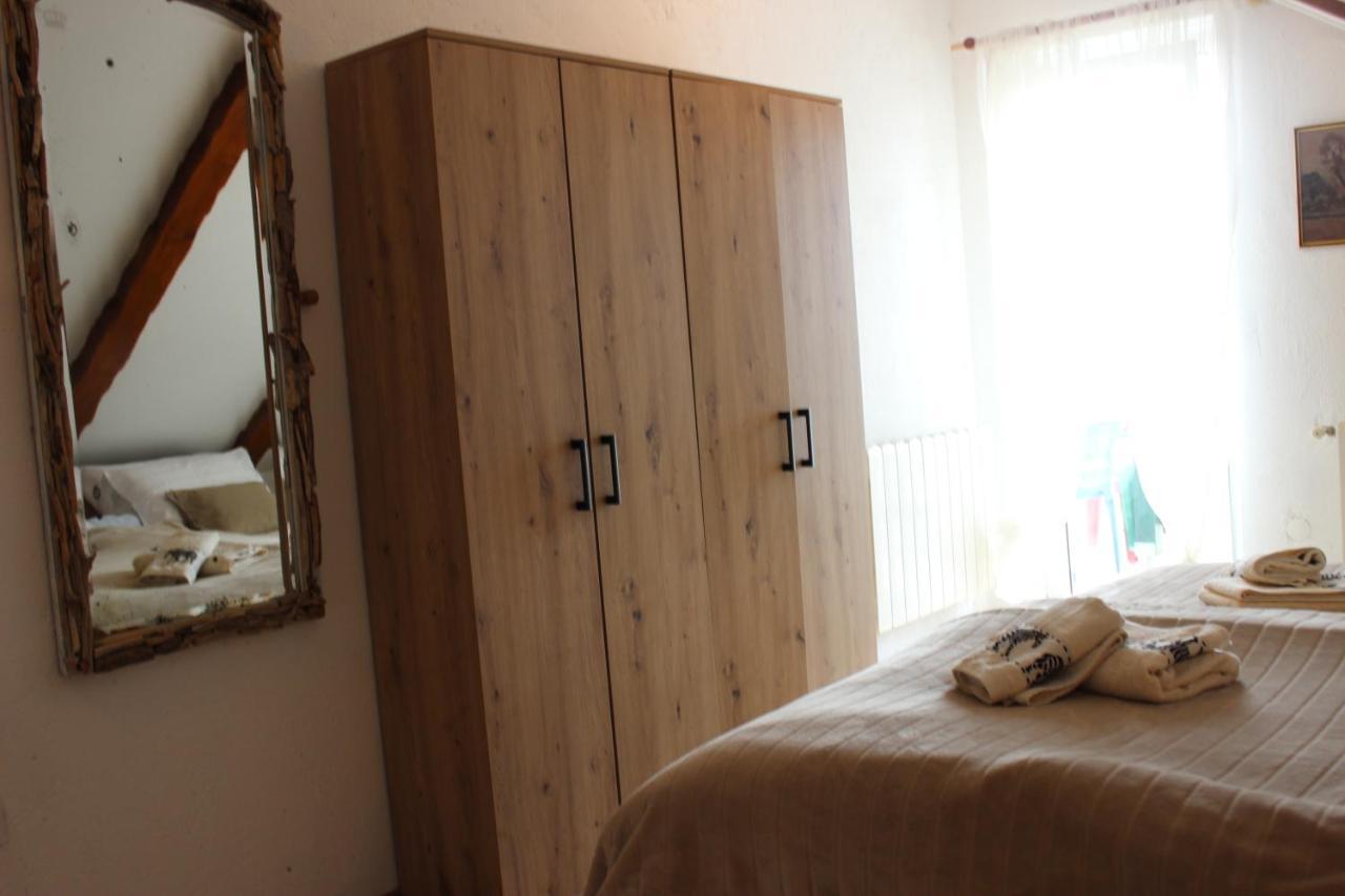 Apartment Ajda Udbina ภายนอก รูปภาพ