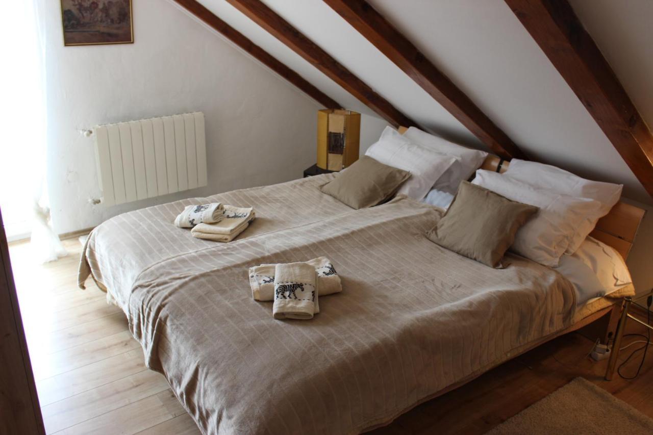 Apartment Ajda Udbina ภายนอก รูปภาพ