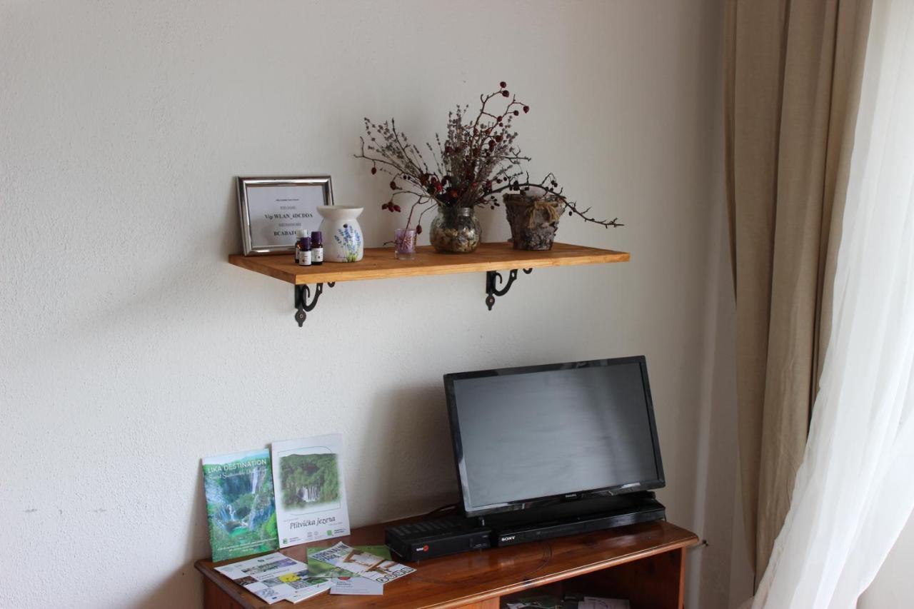Apartment Ajda Udbina ภายนอก รูปภาพ